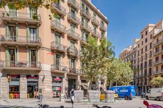 Etagenwohnung  Carrer d'aribau. Apartamento luminoso en el centro de barcelona
