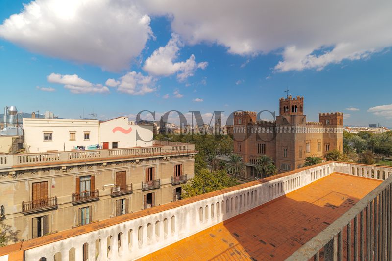 Foto 40470698-5976-4593-9705-36233be6e64b. Pis amb xemeneia a St. Pere - Sta. Caterina - El Born Barcelona