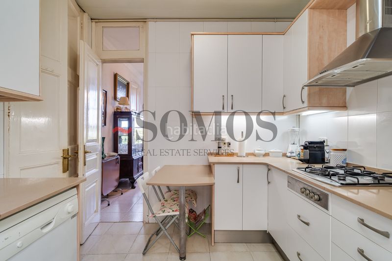 Foto a5b2d259-3d4a-4ea7-992e-713140f73466. Pis amb xemeneia a St. Pere - Sta. Caterina - El Born Barcelona