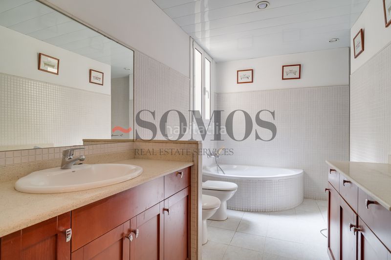 Foto c11d4337-7c70-4893-801b-3cf5d7631fdd. Pis amb xemeneia a St. Pere - Sta. Caterina - El Born Barcelona