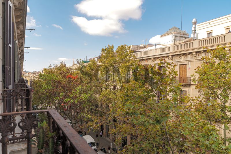 Foto c1cd31a7-bfdb-4a19-a914-9eafeecf582b. Pis amb xemeneia a St. Pere - Sta. Caterina - El Born Barcelona
