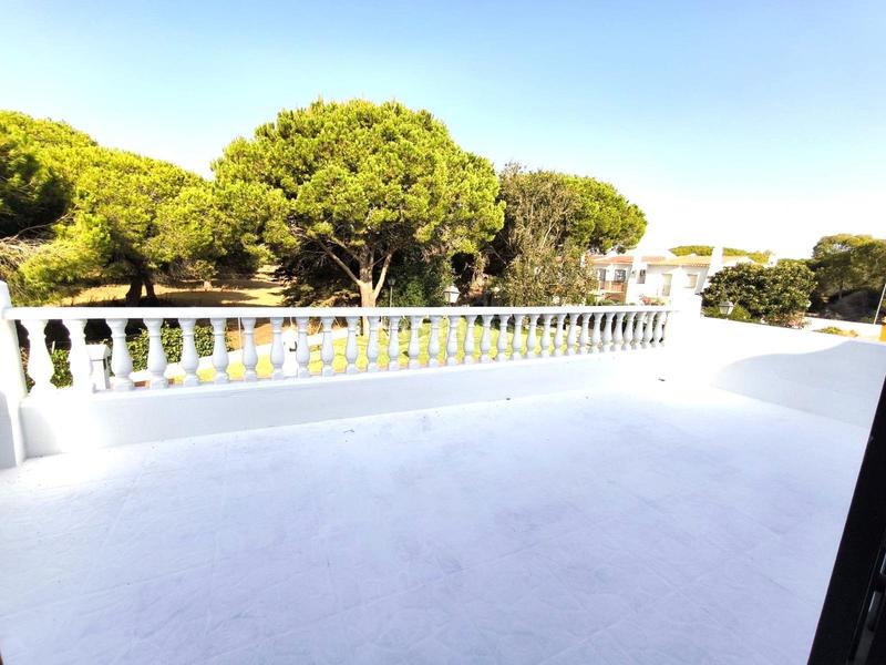 Foto 419a8e2f-e508-4916-9fef-ae5ddbad49ed. Casa adossada amb calefacció piscina a San Andrés Golf Chiclana de la Frontera