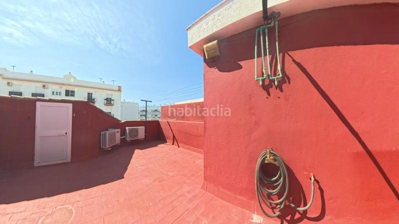 Foto a260e2ef-8481-4e33-9345-b73fd9ecf2be. Casa adosada en Camposoto - Gallineras San Fernando