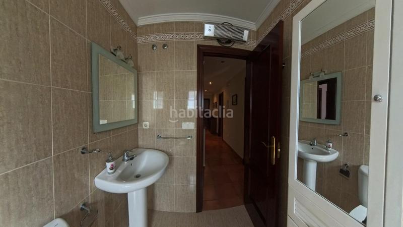 Foto c50eee85-d672-40b0-ae8d-750ae5e6b7d9. Casa adosada en Camposoto - Gallineras San Fernando