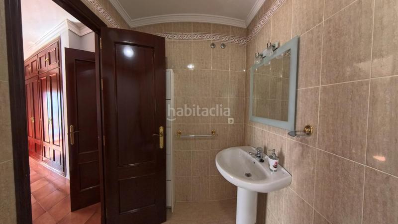Foto d5a8d9d7-f71d-406a-893a-27b89e1ea8dc. Casa adosada en Camposoto - Gallineras San Fernando