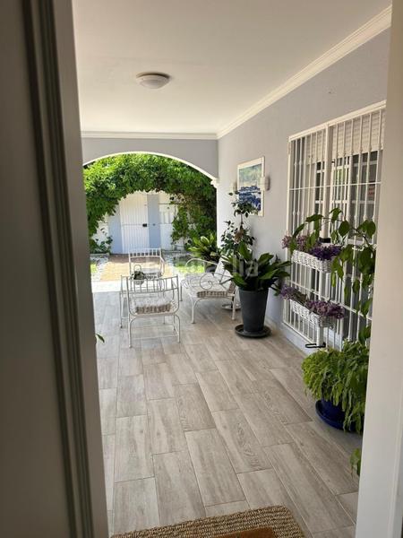 Foto b6d3e81a-ecbf-4bdd-9cd2-22cc66cb95a6. Xalet amb calefacció aparcament piscina a Sancti Pietri Chiclana de la Frontera