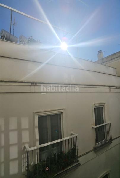 Foto 27d6f76a-1103-4144-ba84-4bcd29e84780. Piso amplio piso para entrar a vivir a un paso de la catedral en Cádiz