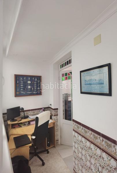 Foto d070a4e7-79b5-44e5-b958-8f6ecccb21a1. Piso amplio piso para entrar a vivir a un paso de la catedral en Cádiz
