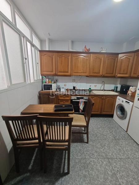 Foto f07a9fa0-b580-4c91-8944-8d9ca2fdbbfc. Piso amplio piso para entrar a vivir a un paso de la catedral en Cádiz