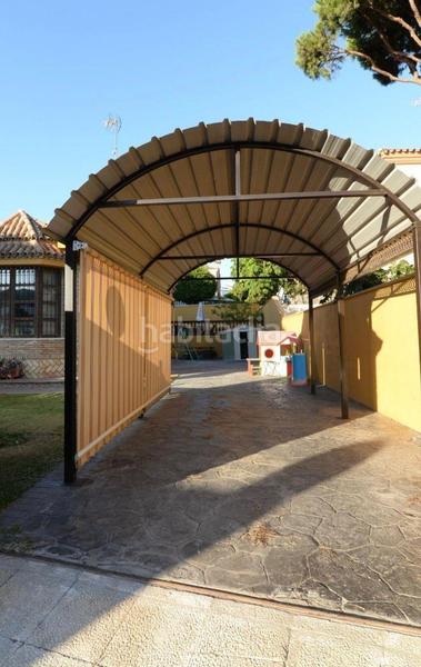 Foto ca1ae942-352f-44b0-9333-f2abf49f49a0. Chalet con riscaldamento parcheggio piscina in La Barrosa Chiclana de la Frontera