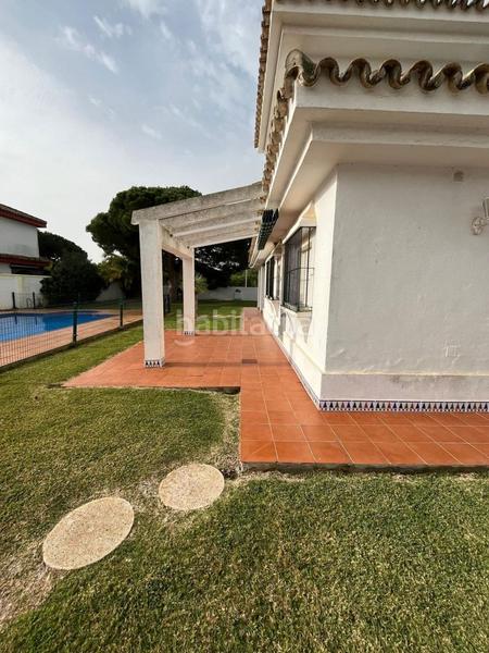 Foto 003af1fc-23a5-4dc6-8e97-d09ecdc62c49. Chalet  urbano con piscina en Sancti Pietri Chiclana de la Frontera