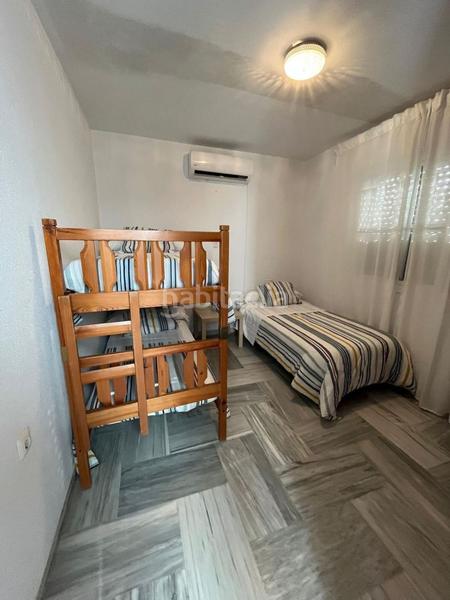 Foto 053fc50a-a2a9-46e0-94df-118e9f380f4f. Chalet  urbano con piscina en Sancti Pietri Chiclana de la Frontera