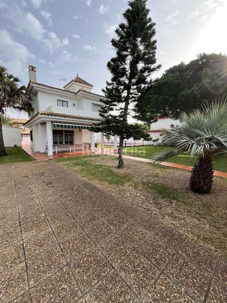 Foto 4fbd55f4-655b-49e6-81b5-8a15739975b6. Chalet  urbano con piscina en Sancti Pietri Chiclana de la Frontera