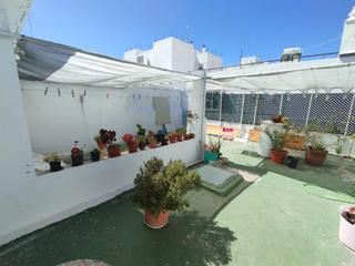 Casa en Centro Ciudad. Vive en el centro con espacio y posibilidades  casa con azotea