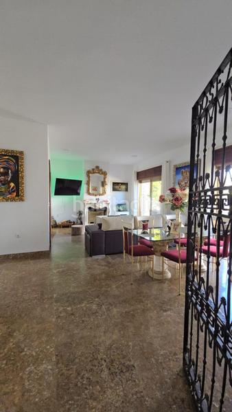 Foto aa97c59a-b22a-4f2c-80b2-842b0e0f1cf8. Casa espectacular casa familiar con garage subterráneo y amplios espacios en Jerez de la Frontera