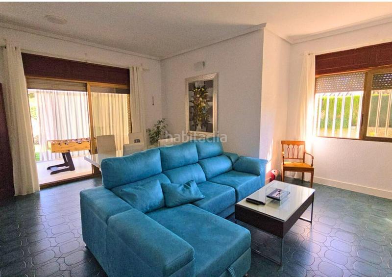 Foto d95cce1a-b820-4a75-9b23-c80079b210d9. Casa espectacular casa familiar con garage subterráneo y amplios espacios en Jerez de la Frontera