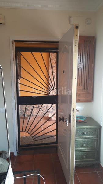 Foto 0b68bd93-78be-48a7-b69d-98b6966ed384. Casa aparellada amb aparcament piscina a Cuatro Pinos - El Carmen Puerto de Santa María (El)