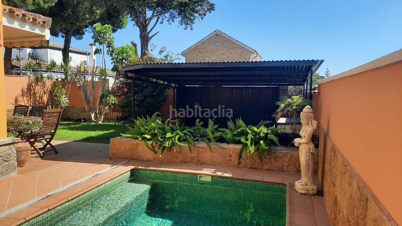 Foto d9be15d0-da97-48f8-8687-f0c5269e9201. Casa aparellada amb aparcament piscina a Cuatro Pinos - El Carmen Puerto de Santa María (El)