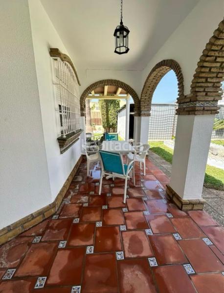 Foto 34bebe52-cc90-4b88-ad93-eb52d15d9316. Xalet amb calefacció aparcament piscina a Los Gallos Chiclana de la Frontera