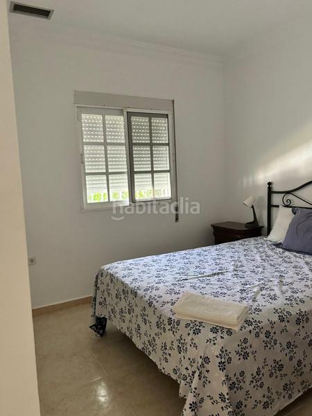 Foto 75bd2287-3a65-4a78-a23e-ff8bffe13a9b. Xalet amb calefacció aparcament piscina a Los Gallos Chiclana de la Frontera