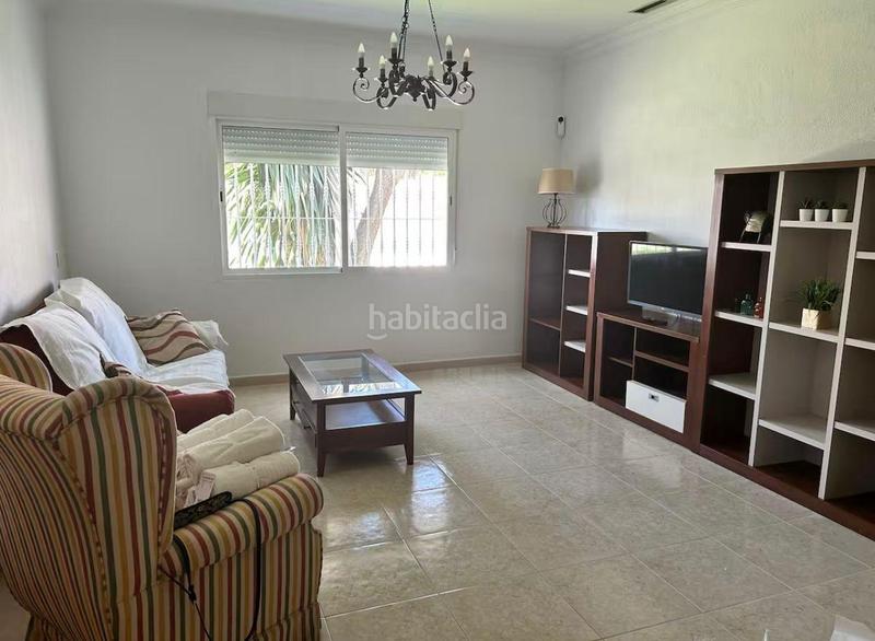 Foto 77cee2bf-1bfa-4884-bd24-525c18908075. Xalet amb calefacció aparcament piscina a Los Gallos Chiclana de la Frontera