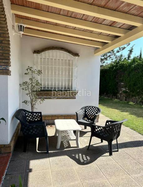 Foto a7141dd6-8c41-4e7f-9907-3c6d8d94a4d7. Xalet amb calefacció aparcament piscina a Los Gallos Chiclana de la Frontera