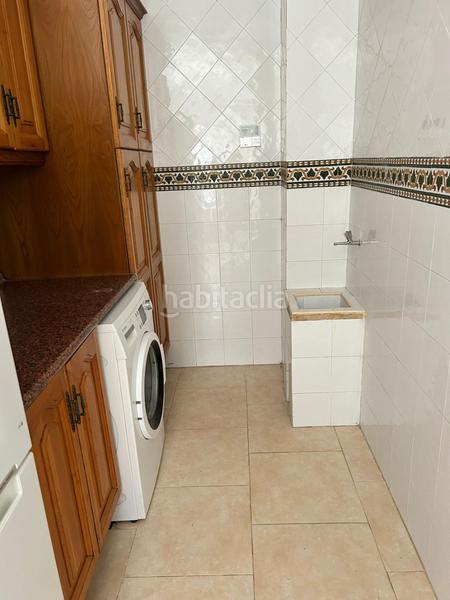 Foto de54a310-55a1-484f-b1db-5f9c0e50ccad. Xalet amb calefacció aparcament piscina a Los Gallos Chiclana de la Frontera