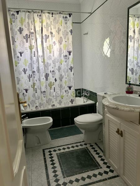 Foto def8d556-2a6a-4eeb-92e5-ee5062c97b5a. Xalet amb calefacció aparcament piscina a Los Gallos Chiclana de la Frontera