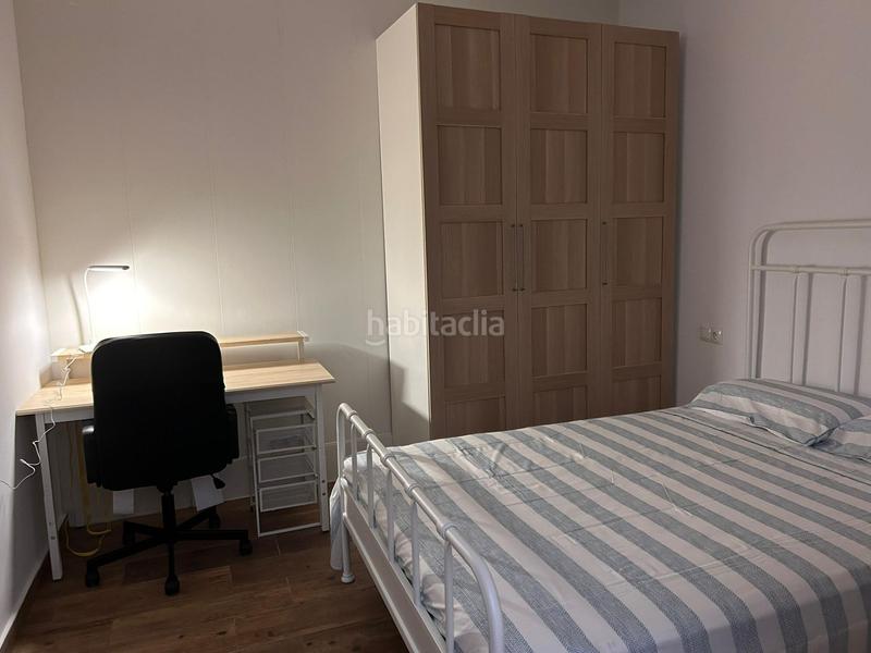 Foto ae69a624-b4f8-4c60-b374-7aaad4606cce. Alquiler piso tu habitación de estudiante te espera junto a la catedral! en Cádiz