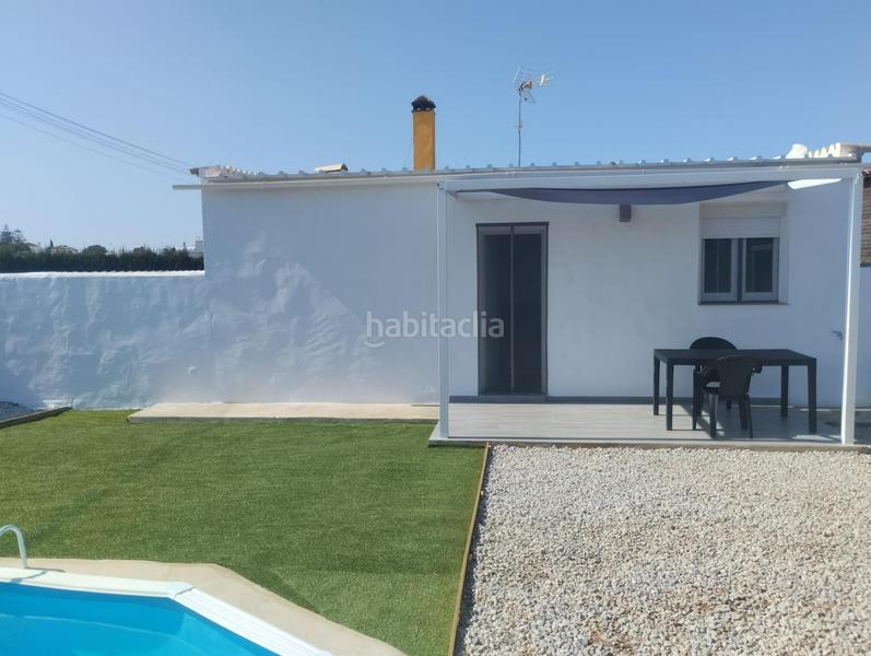 Foto 1d82f541-46d6-4383-8350-5a426e320b03. Alquiler casa coqueta casa en Conil con piscina en Conil de la Frontera