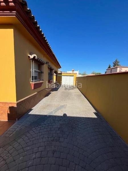 Foto 6da9f6da-af30-4901-8ef6-5d0af45532ea. Chalet mit parking in Las Lagunas - Campano Chiclana de la Frontera