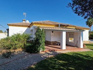 Xalet en Pelagatos - Pago del Humo. Chalet totalmente  urbanizado, con agua de la red todos los serv