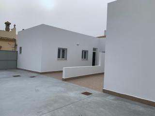 Miete Reihenhaus in La Banda - Campo de Fútbol. Alquiler de vivienda adosada de larga temporada