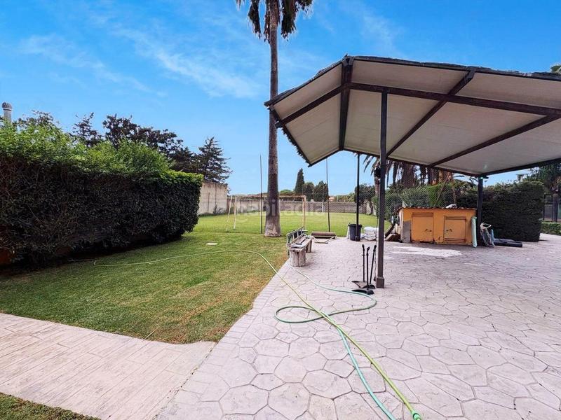 Foto 002d3a4f-dc5f-41d5-a8c1-63158725694d. Chalet con parcheggio piscina in Las Lagunas - Campano Chiclana de la Frontera