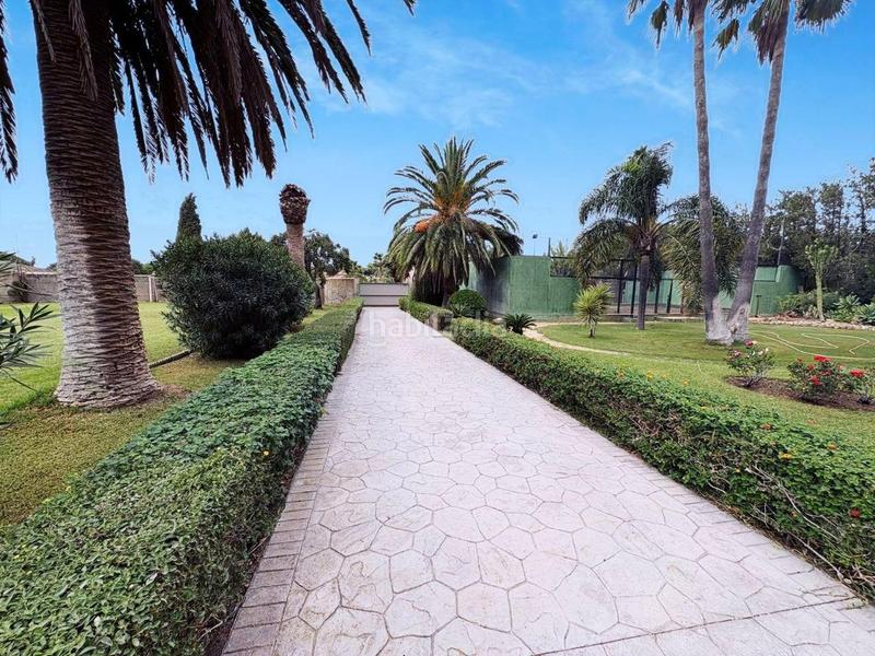 Foto bd899618-6e64-46f3-b7ca-44d5848028ff. Chalet con parcheggio piscina in Las Lagunas - Campano Chiclana de la Frontera