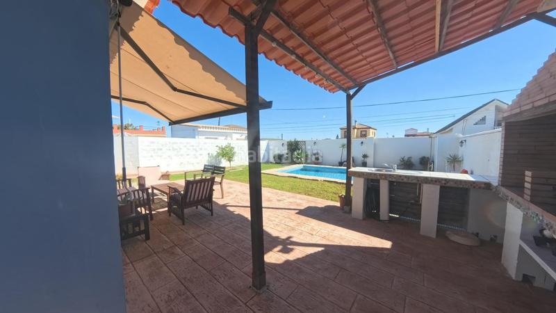 Foto b8d5d4bb-f6d4-421c-92fd-62a77f2001a8. Chalet avec piscine dans Carretera de Sanlúcar - Sudamérica Puerto de Santa María (El)