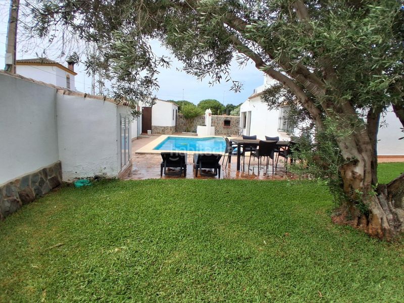 Foto 52839bf7-80a3-47e3-adf4-04679a624930. Xalet a Barrio Nuevo Conil de la Frontera