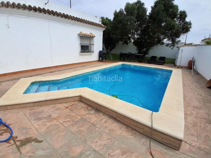 Foto a862eeed-17b3-4d8d-9991-ccefb61aeaf7. Xalet a Barrio Nuevo Conil de la Frontera
