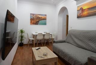 Pis  Calle calle de jos� celestino mutis. Bonito piso a 120 metros de la playa de la caleta  totalmente re