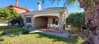 Casa bifamiliare  Calle calle gorrion. Descubre este fantástico chalet pareado en soto de vistahermosa,