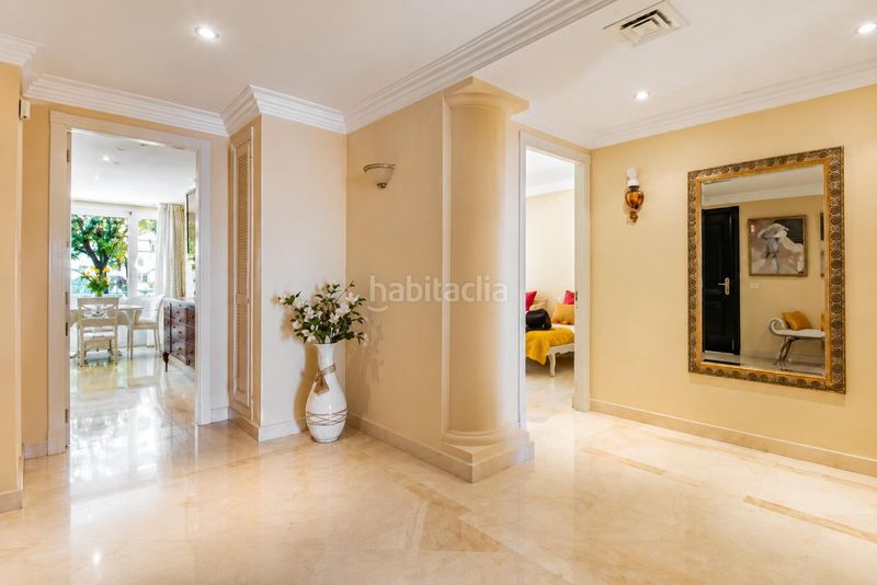 Foto 14a44241-231e-4a05-9ec0-68fe554263a2. Apartament amb calefacció aparcament piscina a Los Naranjos Marbella