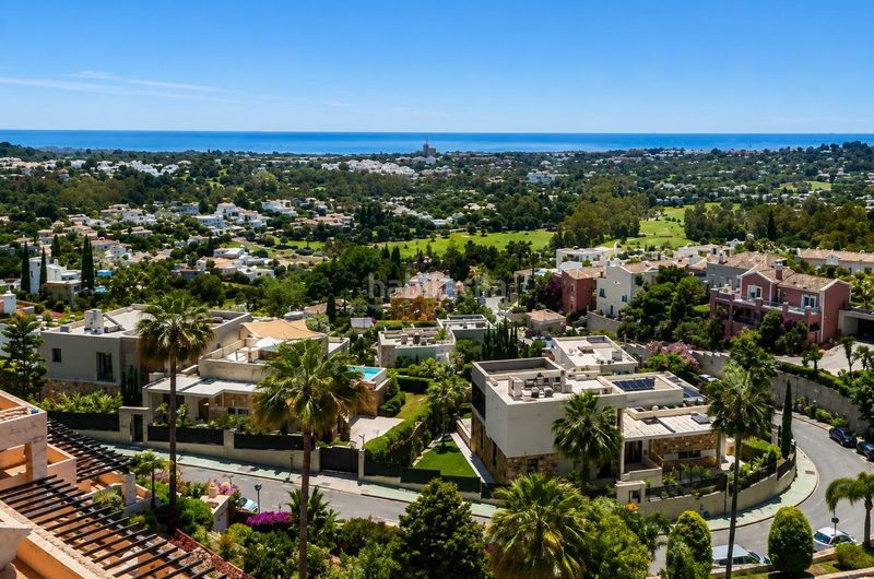 Foto 6ce37395-54d7-4f20-bf94-a8ecb5dbd8e6. Apartament amb calefacció aparcament piscina a Los Naranjos Marbella