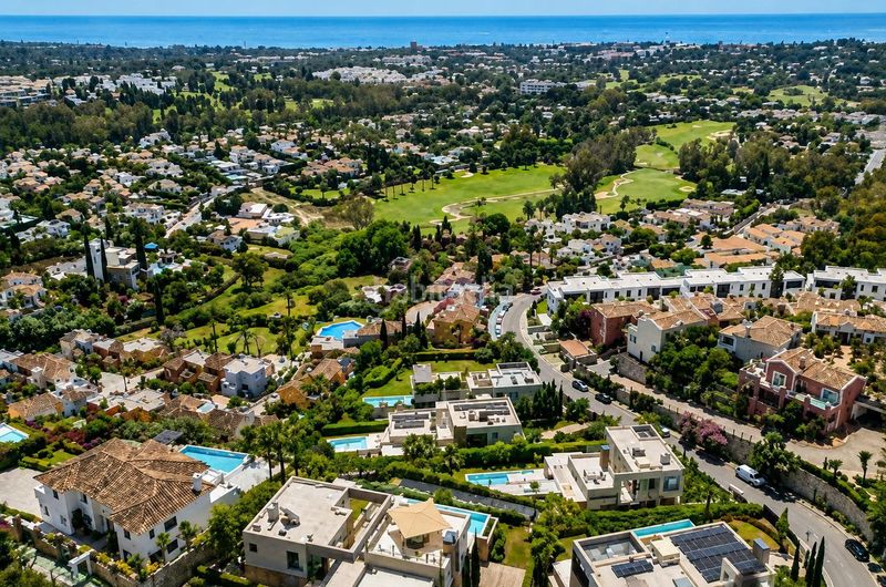 Foto d78638c6-d081-46ad-91a2-e8ac26e20549. Apartament amb calefacció aparcament piscina a Los Naranjos Marbella
