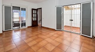 Maison jumelée  Calle calle compañía de maría. Vivienda adosada en camposoto con patios y  azotea