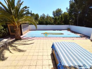 Chalet in Varadero. Chalet independiente con piscina y cerca de servicios