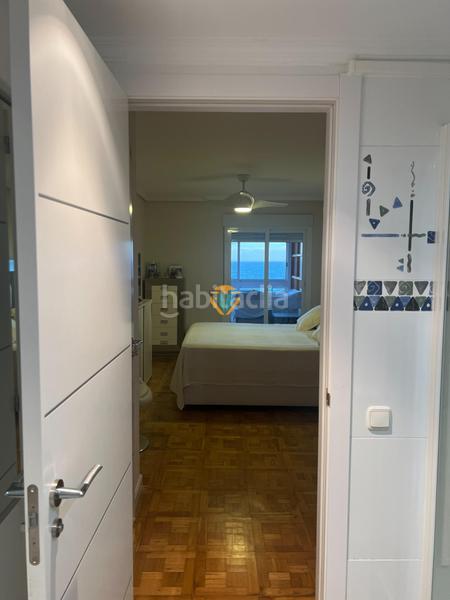 Foto 4fb38ec2-57cb-4c93-949b-e491fcf97701. Pis amb calefacció aparcament a Playa Levante Benidorm