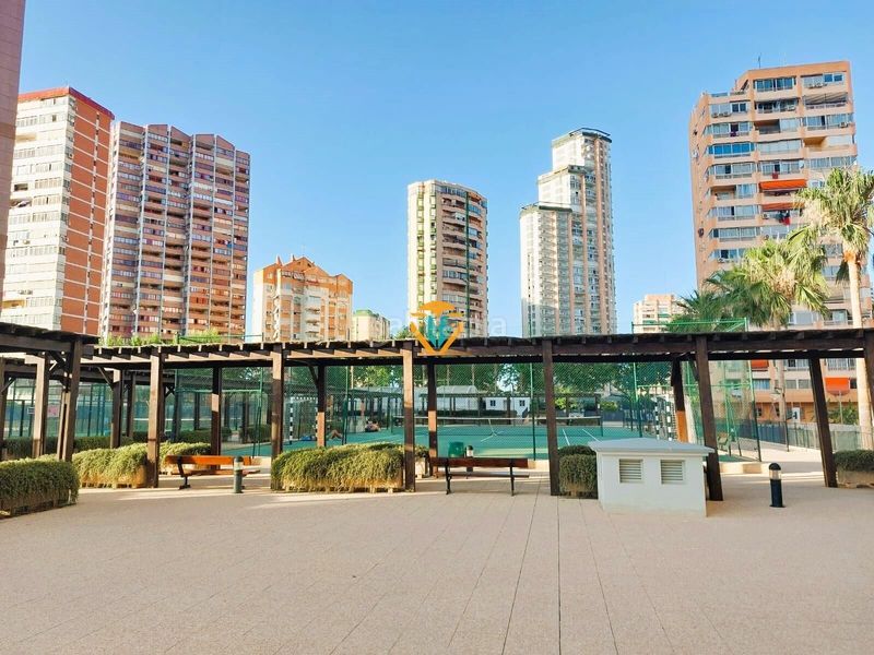 Foto c68f7402-bfcf-4cd6-8195-a357c84b6865. Apartament amb aparcament piscina a Rincón Bajo Benidorm