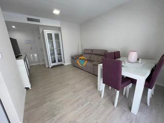 Pis a Centro Urbano. Apartamento reformado a 200m de la playa con terraza privada!!!!
