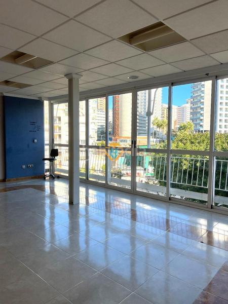 Foto 159ce730-97e6-449a-bb03-4e74086b9eef. Piso  en 2 linea de Playa Levante con vistas a la plaza triaungular!!! en Benidorm