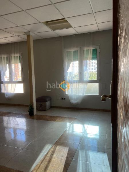 Foto a6d68d3c-fd9e-43ad-be7b-dab46823354e. Piso  en 2 linea de Playa Levante con vistas a la plaza triaungular!!! en Benidorm